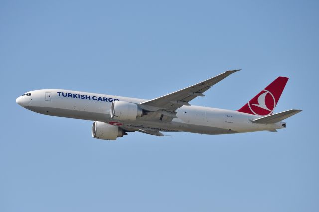 BOEING 777-200LR (TC-LJS) - 07-06-20