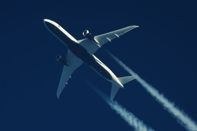 Boeing 787-9 Dreamliner (C-FRTW) - 7/1/2018br /C-FRTW AC84 B787-9 MUC-YYZ @ 36,000ft (New ACA Livery)br /Passing over West Lancashire, England ,UKbr /Photo taken from the ground using Telescope and Pentax K5 DSLR.