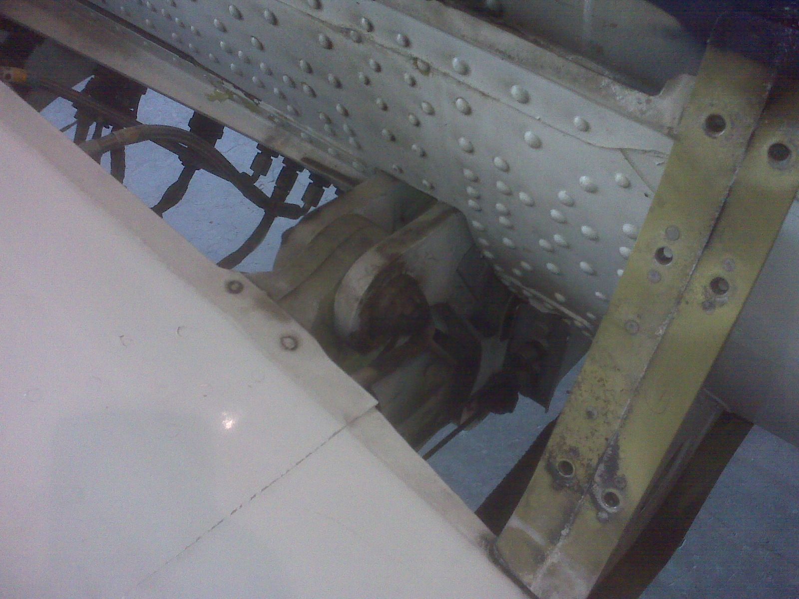 Socata TBM-700 (N700MV) - One of four wing attach points