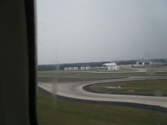 McDonnell Douglas MD-88 (N908DE)