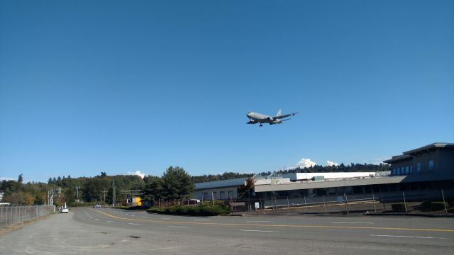 BOEING 767-200 (N462KC)