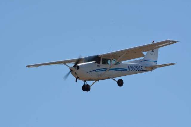 Cessna Skyhawk (N5955E)