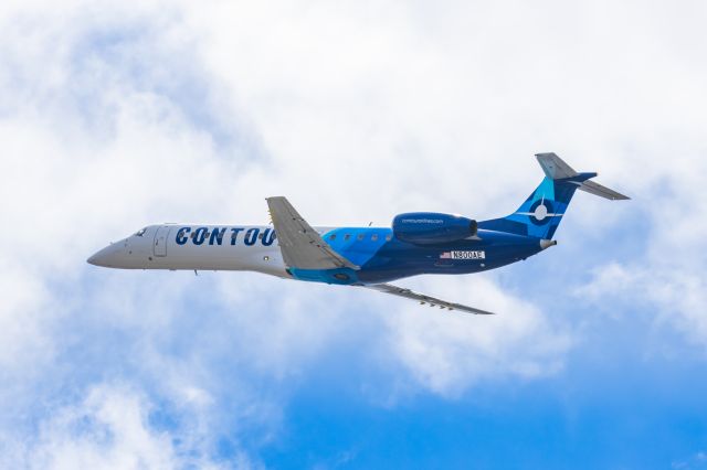 Embraer ERJ-135 (N800AE) - A Contour Airlines ERJ135 taking off from PHX on 2/13/23, the busiest day in PHX history, during the Super Bowl rush. Taken with a Canon R7 and Canon EF 100-400 II L lens.