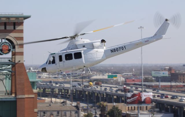 Bell 412 (N80701)