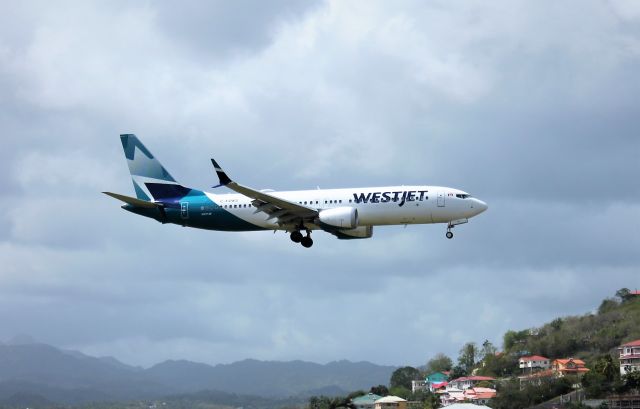 Boeing 737 MAX 8 (C-FZWS)