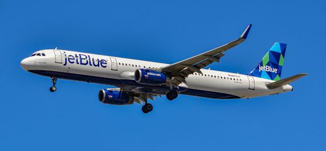 Airbus A321 (N975JT) - N975JT Airbus A321-231 s/n 7520 "C'est la Blue" - Harry Reid International Airport KLASbr /Photo: TDelCorobr /September 7, 2023