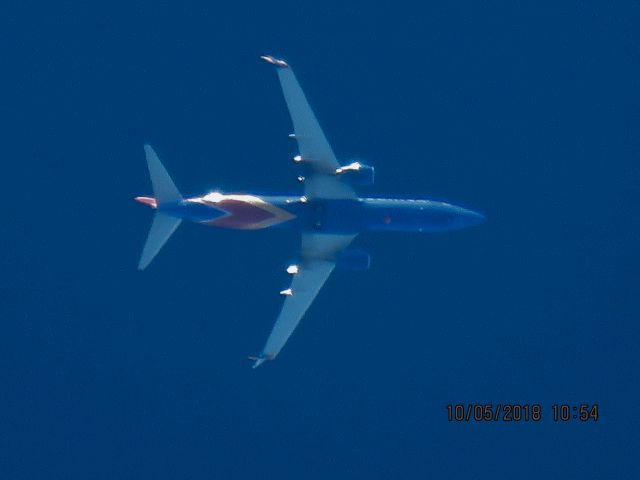 Boeing 737-800 (N8532S)