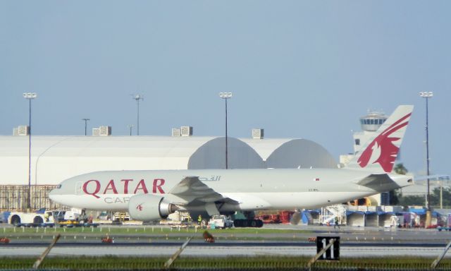 BOEING 777-200LR (A7-BFL) - Pushback"For the departure,"To Liege(EBLG)