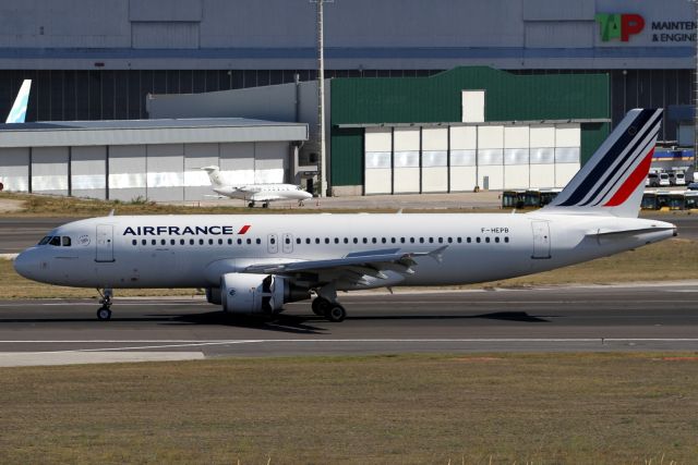 Airbus A320 (F-HEPB)