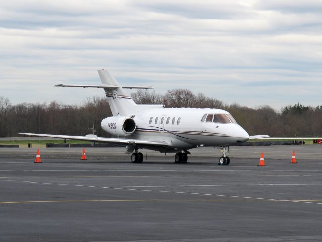 Hawker 800 (N2QG) - Nice aircraft. Stand up cabin.