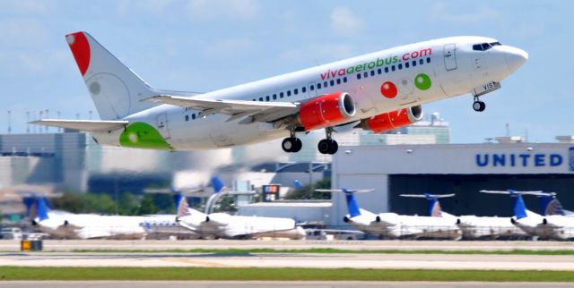 BOEING 737-300 (XA-VIS)