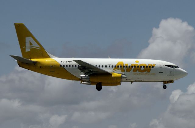 Boeing 737-200 (YV-2794)