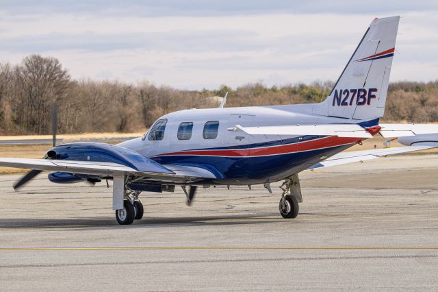 Piper Navajo (N27BF)