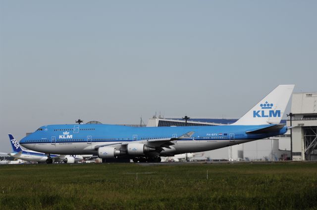 Boeing 747-400 (PH-BFV) - Departure at Narita Intl Airport Rnwy34L on 2012/10/13