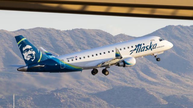 Embraer 175 (N648QX) - Horizon Air E175 taking off from at PHX on 8/1/22. Taken with a Canon 850D and Sigma 150-600mm Contemporary lens.