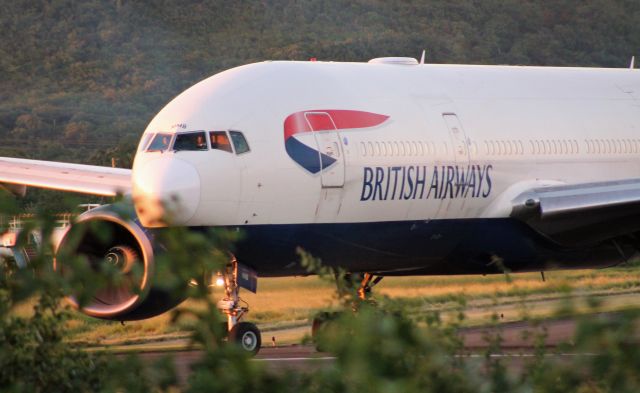 Boeing 777-200 (G-YMMB)