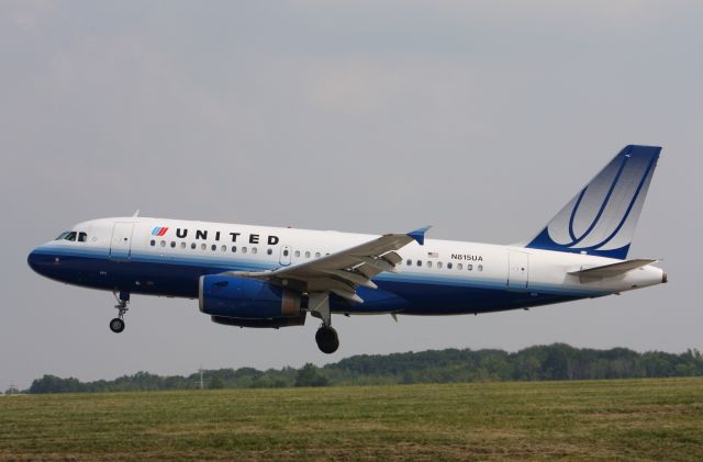 Airbus A319 (N815UA) - Landing 6L in CLE