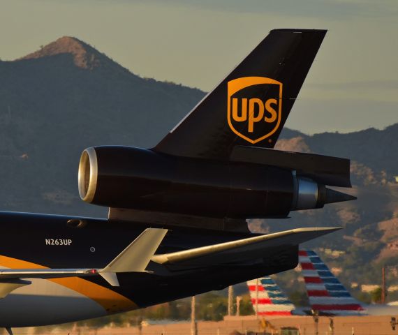 Boeing MD-11 (N263UP) - phoenix sky harbor international airport 14DEC21