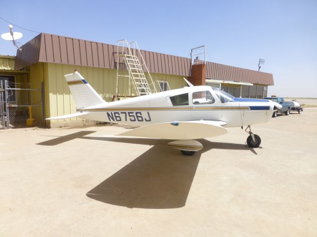 Piper Cherokee (N6756J)