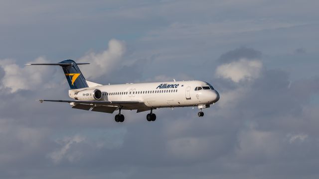 Fokker 100 (VH-UQN)