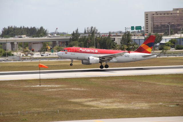 Airbus A320 (N992TA)