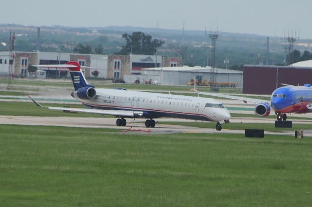 Canadair Regional Jet CRJ-200 (N896SK)