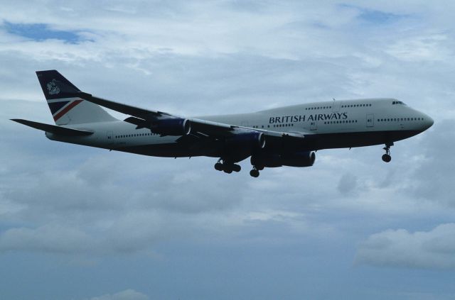 Boeing 747-400 (G-BNLN) - Final Approach to Narita Intl Airport Rwy16R on 1997/08/05