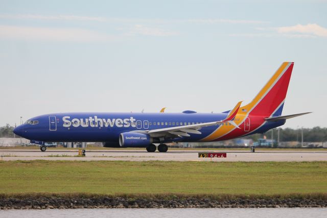 Boeing 737-800 (N8603F) - Southwest Flight 3331 departs Runway 6 at Southwest Florida International Airport enroute to Chicago-Midway International Airport