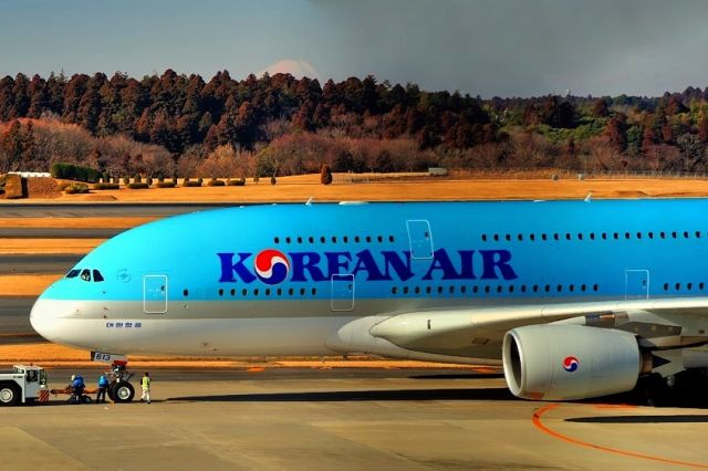 Airbus A380-800 (HL7613) - 2012 - Fuji San in early morning behind