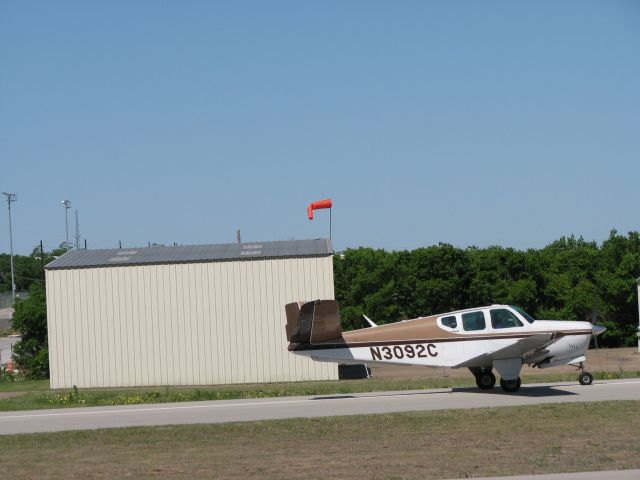 Beechcraft 35 Bonanza (N3092C)