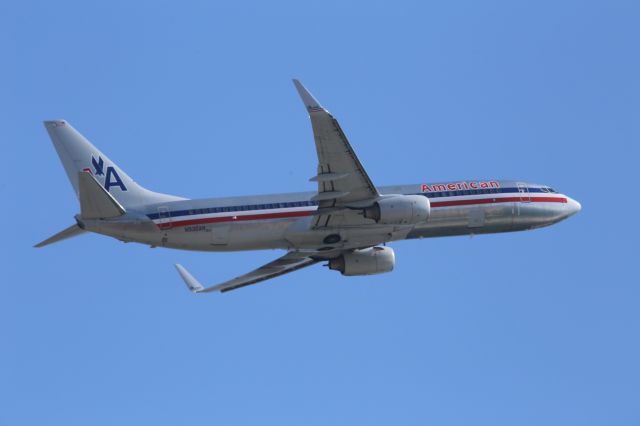 Boeing 737-800 (N930AN)