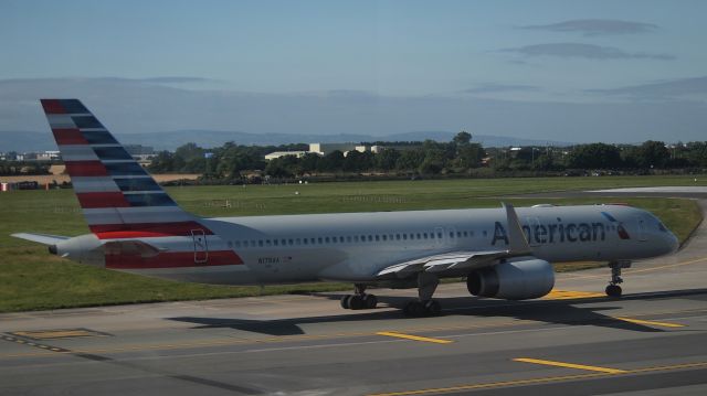Boeing 757-200 (N178AA)