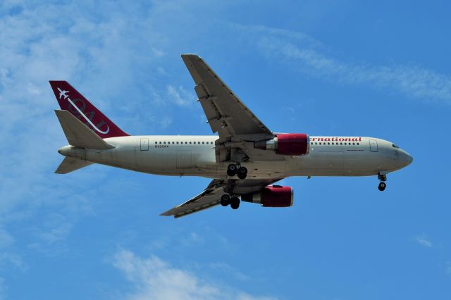 BOEING 767-200 (N225AX)