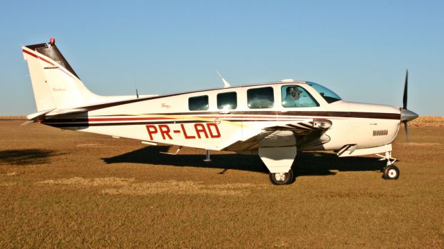 Beechcraft Bonanza (36) (PR-LAD)