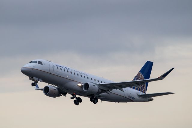 Embraer 175 (N744YX) - 2020-06-17br /RPA3521 KEWR-KPBI