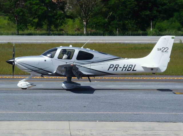 Cirrus SR-22 (PR-HBL)