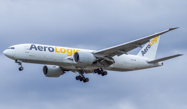 Boeing 777-200 (D-AALJ) - AeroLogic on short finals for runway 05 at YYZ