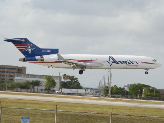 BOEING 727-200 (N905AJ)