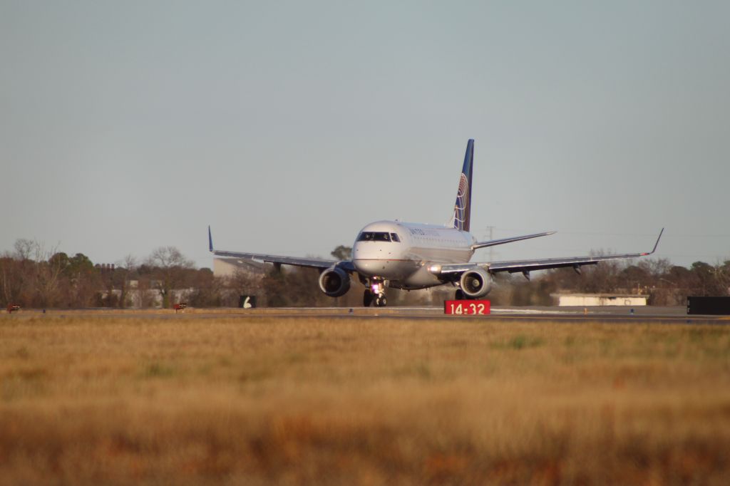 Embraer 175 (N632RW) - I got a new camera and wanted to test it out. This ERJ-175 came from O’Hare.