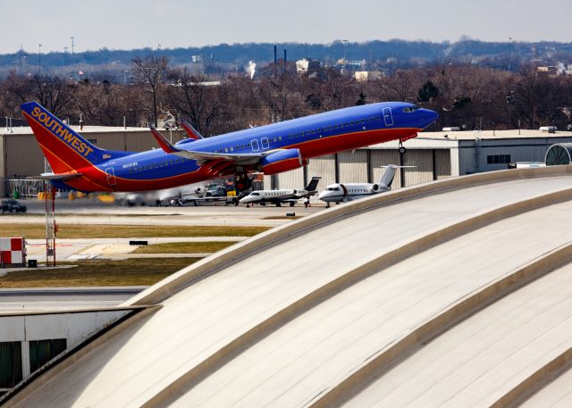 Boeing 737-800 (N830BK) - Southwest Airlines Boeing 737-800 departing Midway Airport