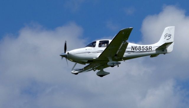 Cirrus SR-22 (N658SR) - On final is this 2007 Cirrus SR-22 GTS Turbo in the Spring of 2019.