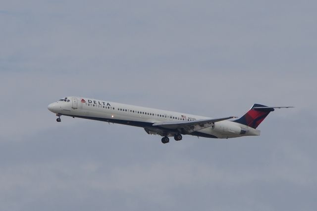 McDonnell Douglas MD-80 (N972DL)