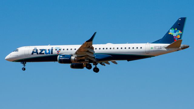 Embraer ERJ-190 (PR-AUN)