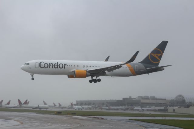 BOEING 767-300 (D-ABUP)