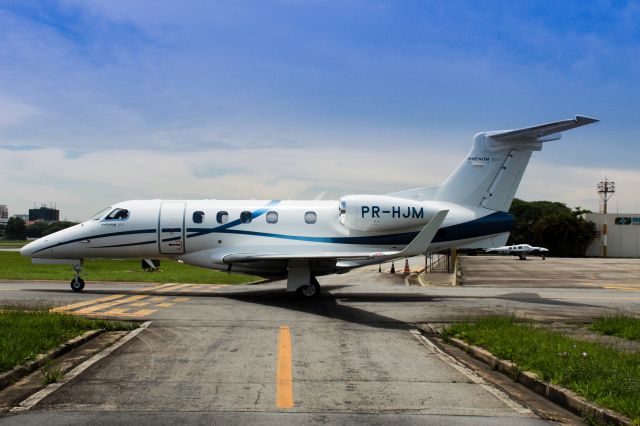 Embraer Phenom 300 (PR-HJM)