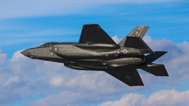 19-5452 — - First of a pair of F-35s arriving Monday afternoon for tomorrow’s show. Preforming a high speed pass and banking at the perfect time.