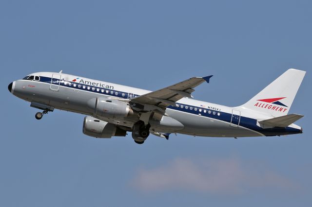 Airbus A319 (N745VJ) - Takes off.