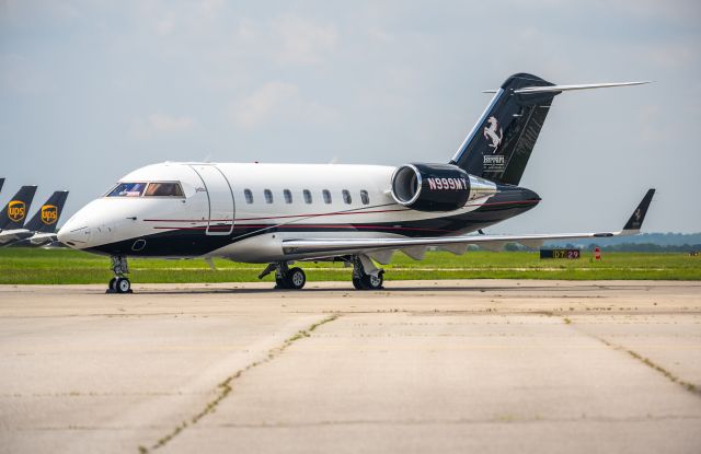 Canadair Challenger (N999MY) - Challenger 605 with some UPS in the background 