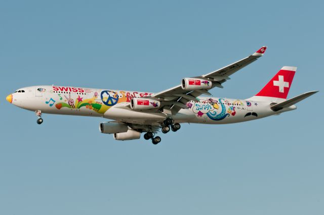 Airbus A330-300 (HB-JMJ)