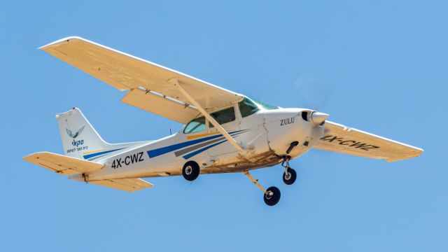 Cessna Skyhawk (4X-CWZ)